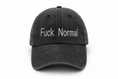 Cargar la imagen en la vista de la galería, FUCK NORMAL — Gorra Vintage Washed Grey